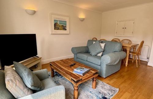 Dittisham House | Damson Cottage - Peaceful location, charming communal orchard & private patio garden