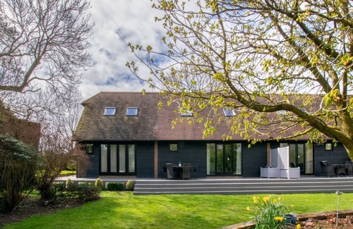 Faversham House | Damson Cottage - Three Bedroom House, Sleeps 6