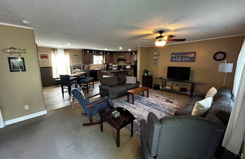 Byrdstown House | Dan's Place at Dale Hollow Lake - RARELY FOUND ACCESSIBLE vacation home!