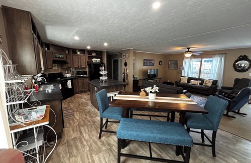 Byrdstown House | Dan's Place at Dale Hollow Lake - RARELY FOUND ACCESSIBLE vacation home!