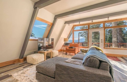 Talmont House | Dancing Bear by AvantStay Newly Remodeled A Frame in Talmont Access To Lake Tahoe Park Association