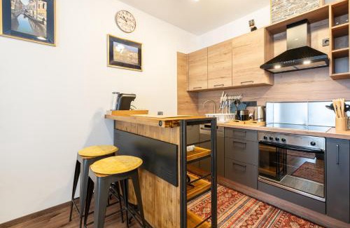 Vizafogo Apartment | Dandelion Loft Apartment