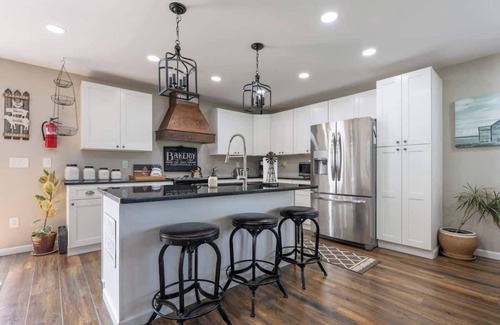 Dandridge House | Dandridge Farmhouse 3 Bedroom Smoky Mountains