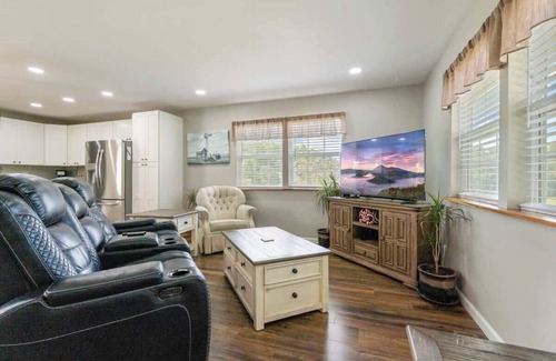 Dandridge House | Dandridge Farmhouse 3 Bedroom Smoky Mountains