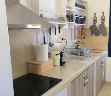 Voia House | Dandy Villas Velanidia - Fisherman's Hut - By the Sea