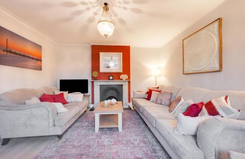 Bacton House | Danecote