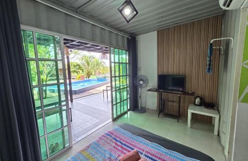 Kota Sarang Semut Resort | Dangau Sala D'Kontena