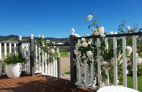 Central Mudgee House | Dangerfield Oaks Boutique Cottage's