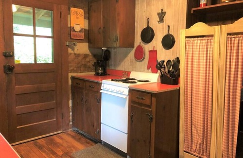 Luray Apartment | Daniel Boone Cabin RPC