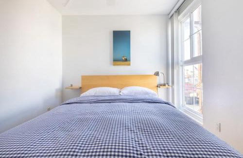 West Newport Apartment | Daniel - Oceanview