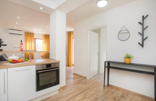Brodarica Apartment | Danijela
