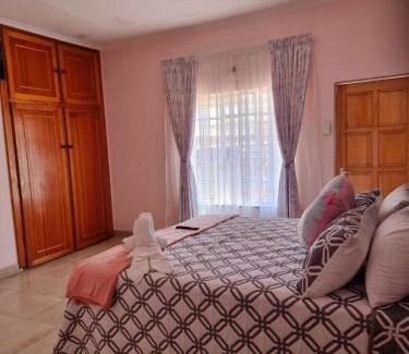 Greater Johannesburg Metropolitan Area House | Danrit Guesthouse - Uncapped wifi