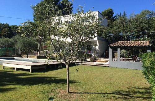 Eguilles Apartment | DANS UN ECRIN DE VERDURE, BEL APPARTEMENT EN RDC