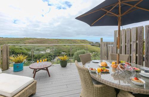 Mullion House | Daphne