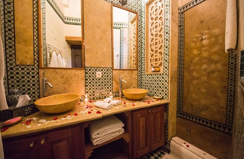 El Mokhifa House | Dar Victoria