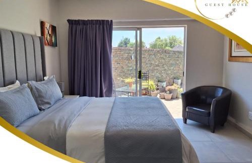 Trichardt Hotel | Dara on Schabort street