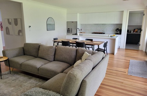 Collinswood House | Darcy House. Location and Space, wiht everything at your doorstep.