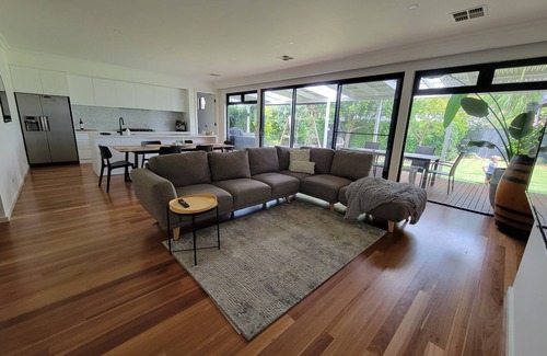Collinswood House | Darcy House. Location and Space, wiht everything at your doorstep.