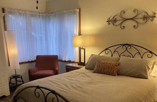 Michigan City Cabin | Darling 3bdrm 2ba cabin on acre; .5 to lake Min. 30 days