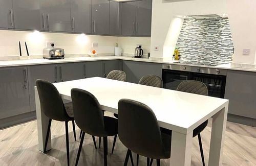 Wigan Apartment | Darlington Suites by SA Stays