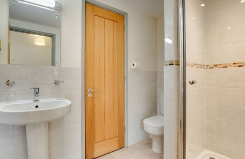 Liverton House | Dart Cottage - Three Bedroom House, Sleeps 6