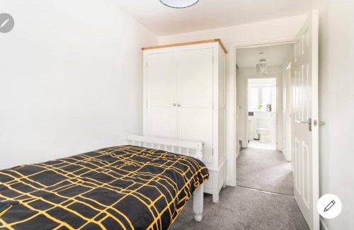Dartford House | Dartford Terrace Lakefront