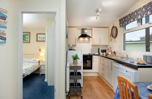 Dartmouth Ski Chalet | Dartmouth Devon - Norton Park 2 bedrooms detached chalet - 2 bathrooms & parking