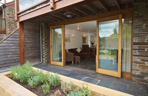 Totnes Cabin | Dartmouth Green Lodges