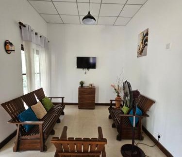 Nuwaragam Palatha Central House | Das Villa