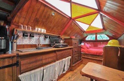 Brazzacott House | Dashing Dennis - 22