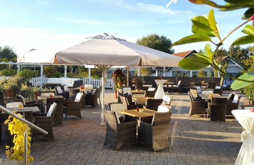 Tarnewitz Apartment | 'Dat Witte Huus' - Holiday home, 4 bedrooms - Hotel Tarnewitzer Hof