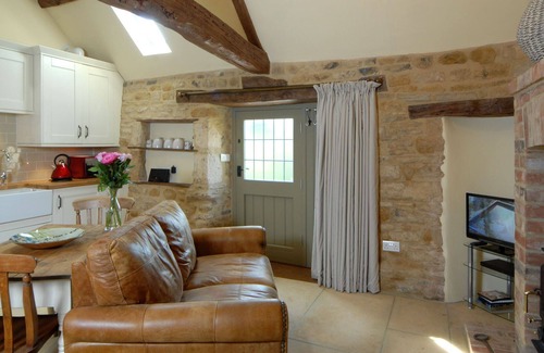 Kingham House | Dating back to the 16th century, this property has lots of charm and character.