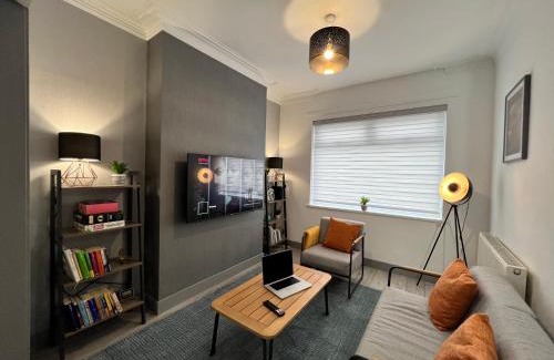 Cleethorpes House | Daubney House - Great for Contractors or Family Holidays