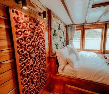 Labuan Bajo Boat Rental | Dav-Venture