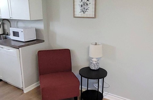 Joslyn Castle Apartment | Davenport Dwellings-Newly furnished 3bd 2ba