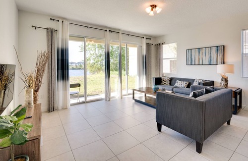 Bridgewater Crossing House | Davenport Home w/ Pool Access ~ 11 Mi to Disney!