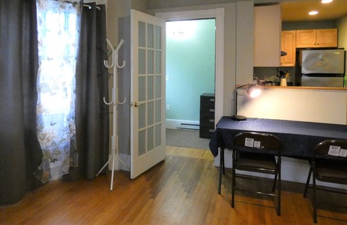 Somerville Apartment | Davis Sq Beautiful 1-Bedroom Apt