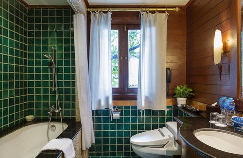 Khlong Tan Hotel | Davis Thai House