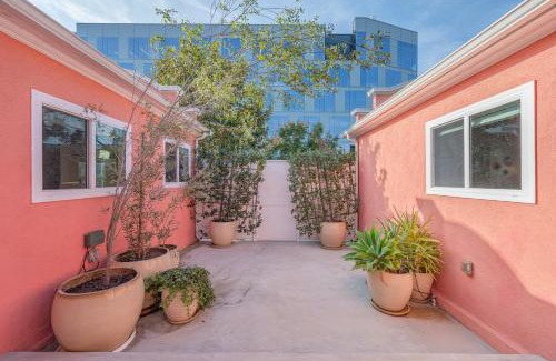 Hollywood Hotel | Day Dreams by AvantStay Prime Walkable Hollywood Location Studio w Balcony