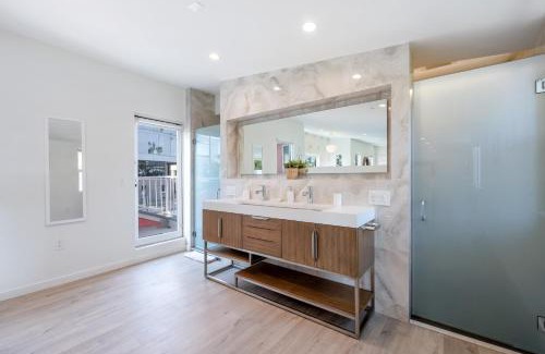 Hollywood Hotel | Day Dreams by AvantStay Prime Walkable Hollywood Location Studio w Balcony