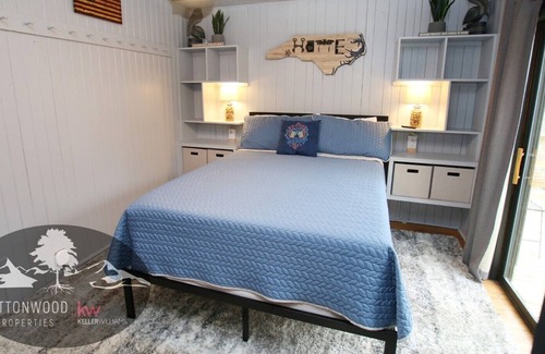 Chimney Rock Cottage | Day Drinkin - Cottonwood Properties