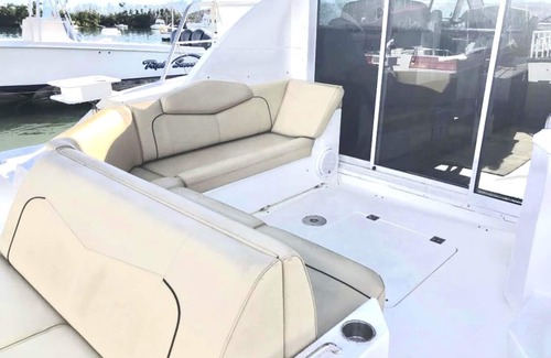 Benner Boat Rental | Day or Night charters! Seas the Moment! 42' Charter Yacht- 2 beds 2 baths