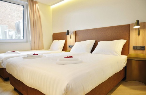 Suelz Hotel | Day8 Hotel