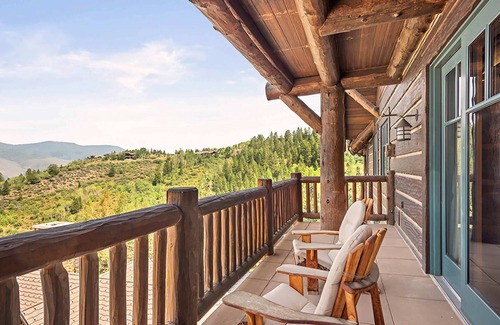 Avon Ski Chalet | Daybreak Penthouse by Cuvee | Ritz Carlton Bachelor Gulch