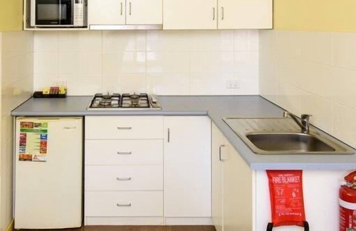 Broken Hill Hotel | Daydream Motel and Apartments