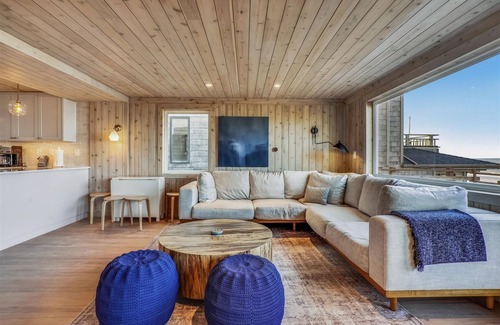 Tolovana Park House | Daydreamer - Beachfront! - Beachcomber Vacation Homes