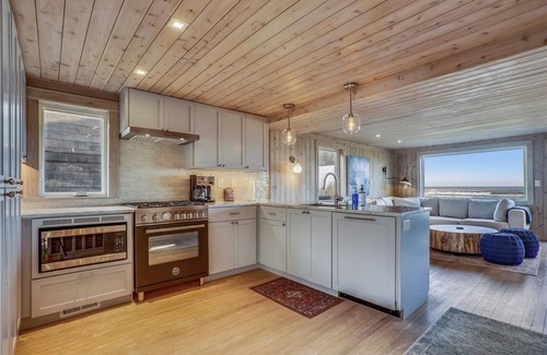 Tolovana Park House | Daydreamer - Beachfront! - Beachcomber Vacation Homes