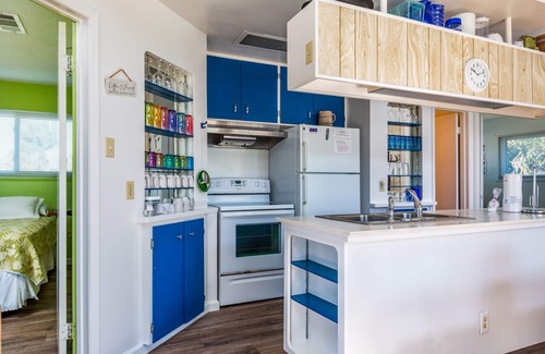 Pirates Beach House | Daydreamer | Pet-Friendly & Walk to Beach