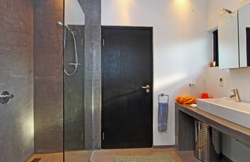 Trafalgar House | Days At Sea Beach Lodge