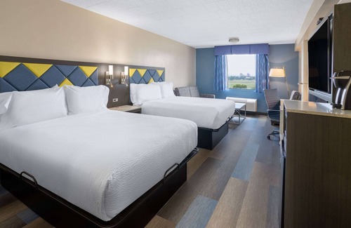 North Bergen Hotel | Days Hotel by Wyndham North Bergen/NYC Area